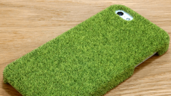 芝生でできたiPhoneケース
