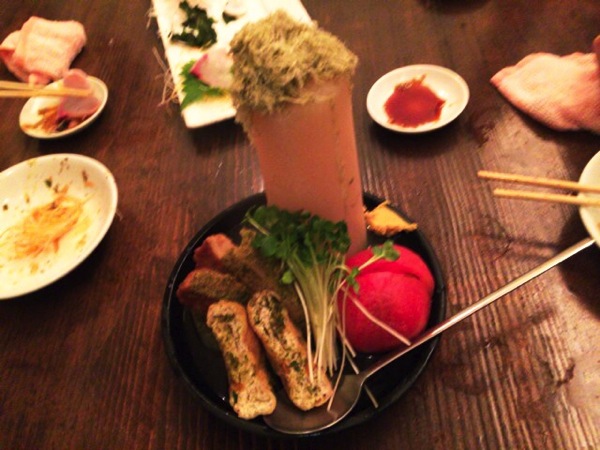 渋谷の三十五段屋で食べる炙り〆サバ